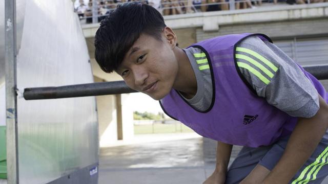 皇马不考虑下调或上调这些条件，这些条件符合俱乐部谨慎的工资结构，以避免球员出现不满情绪，造成更衣室紧张和微妙的气氛。